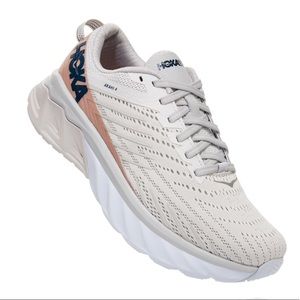 Hoka One One Arahi 4